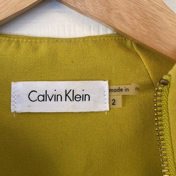 Calvin Klein pea green zipper dress size 2 - Picture 3 of 5
